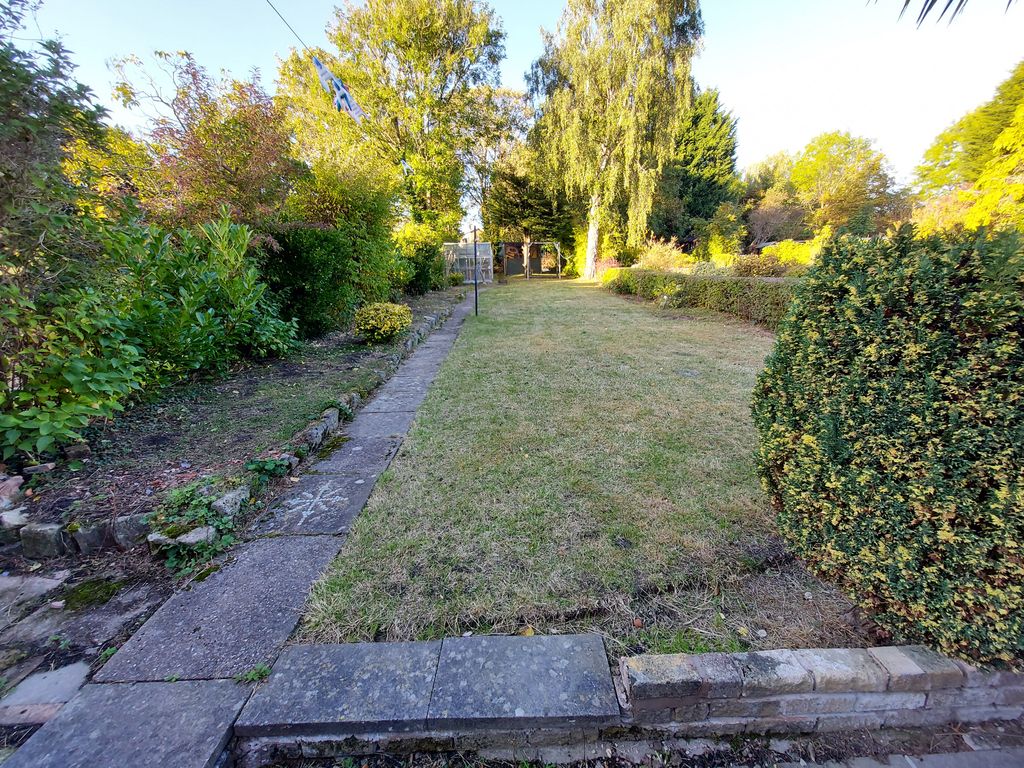 Property photo 2 of 5 Garden
