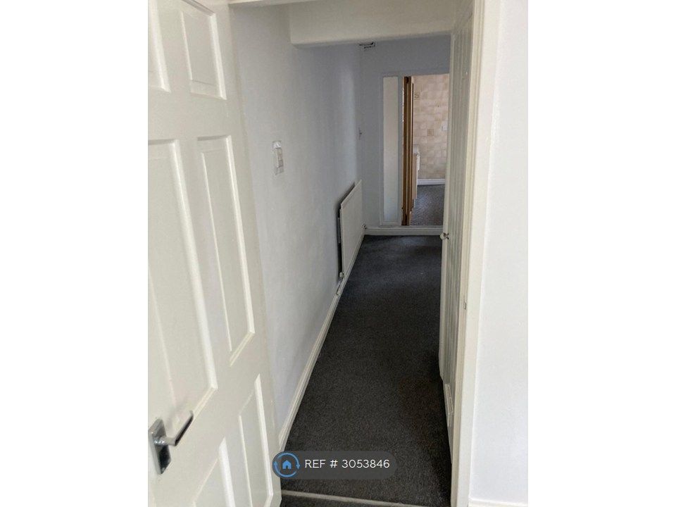 Property photo 3 of 27