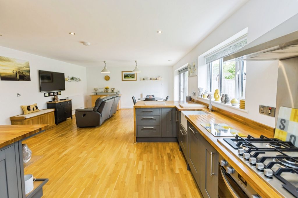 Additional image 11 of 4 bed detached house for saleMorda Bank, Morda, Oswestry, Shropshire SY10