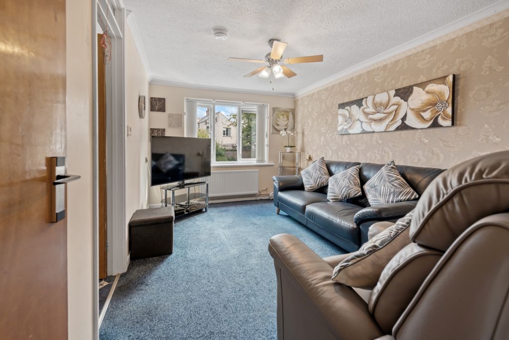 Property photo 3 of 10 4464804
