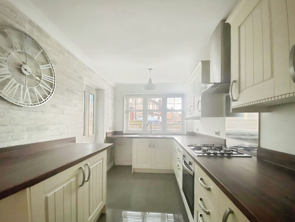 Property photo 2 of 24 5243281