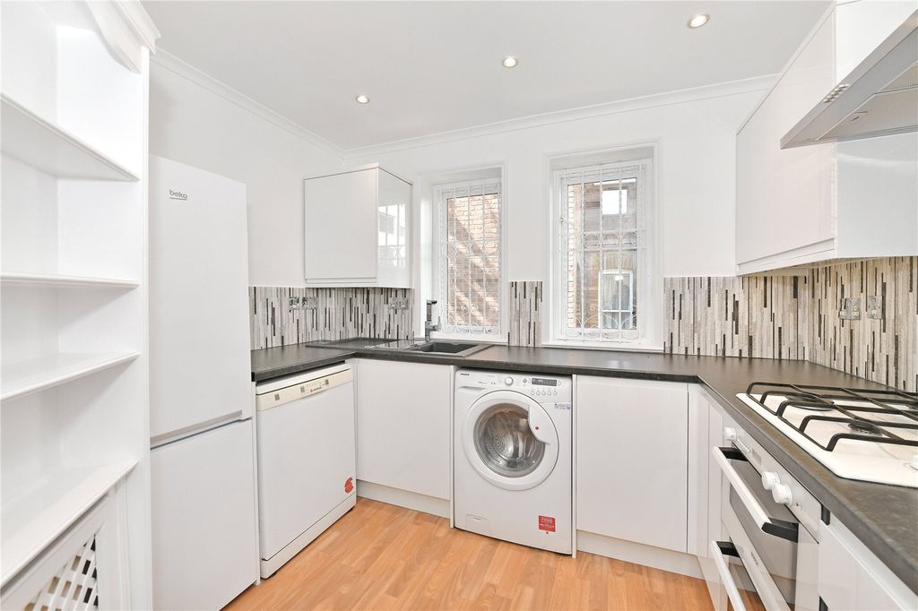 Property photo 3 of 9 Kitchen