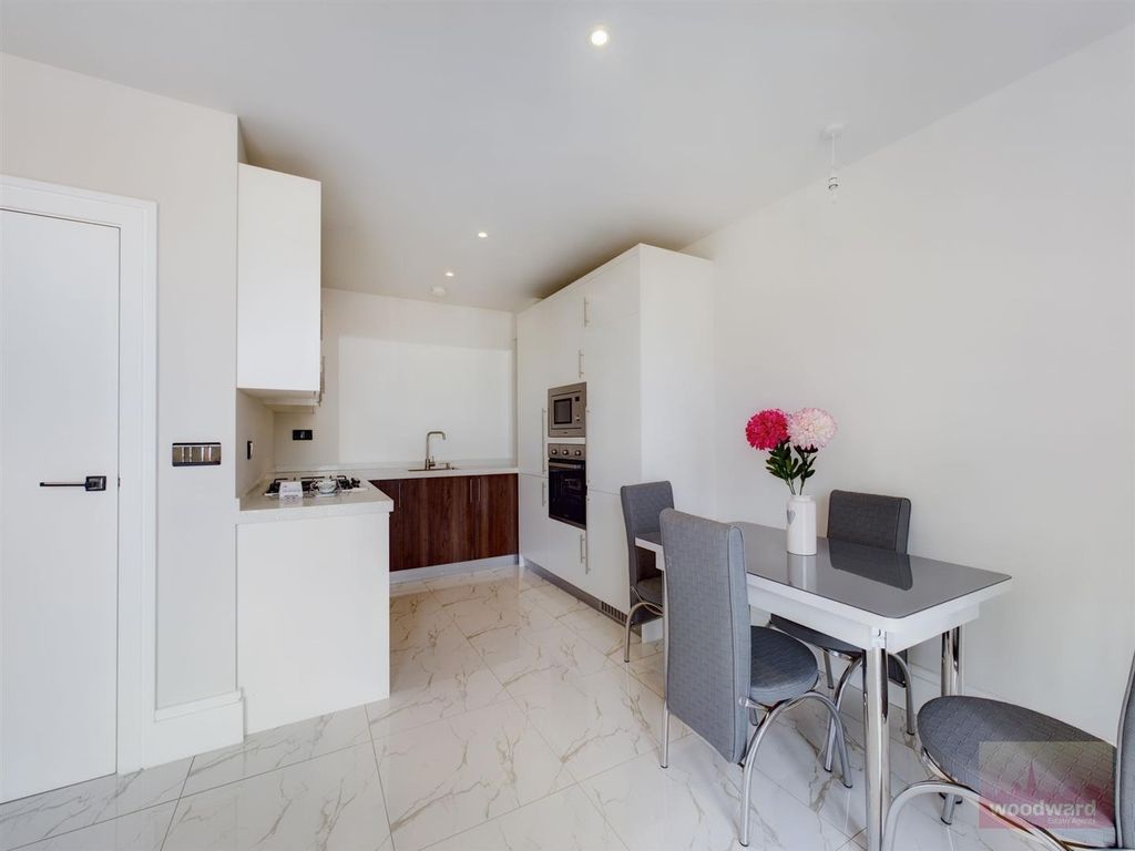 Property photo 3 of 11 Cam01320G0-Pr0038-Still001.Jpg