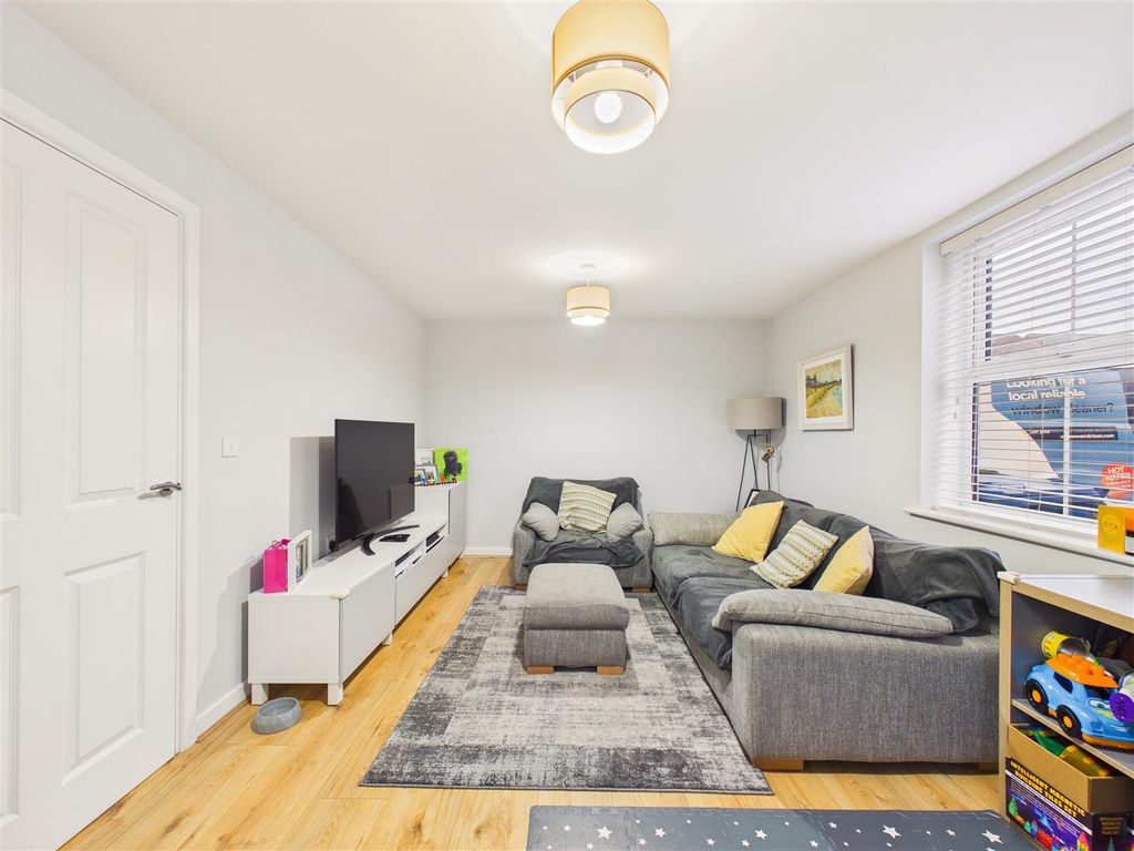 Property photo 2 of 14 Cam05193G0-Pr0112-Still001.Jpg