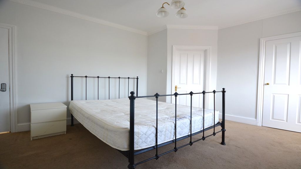 Property photo 2 of 3