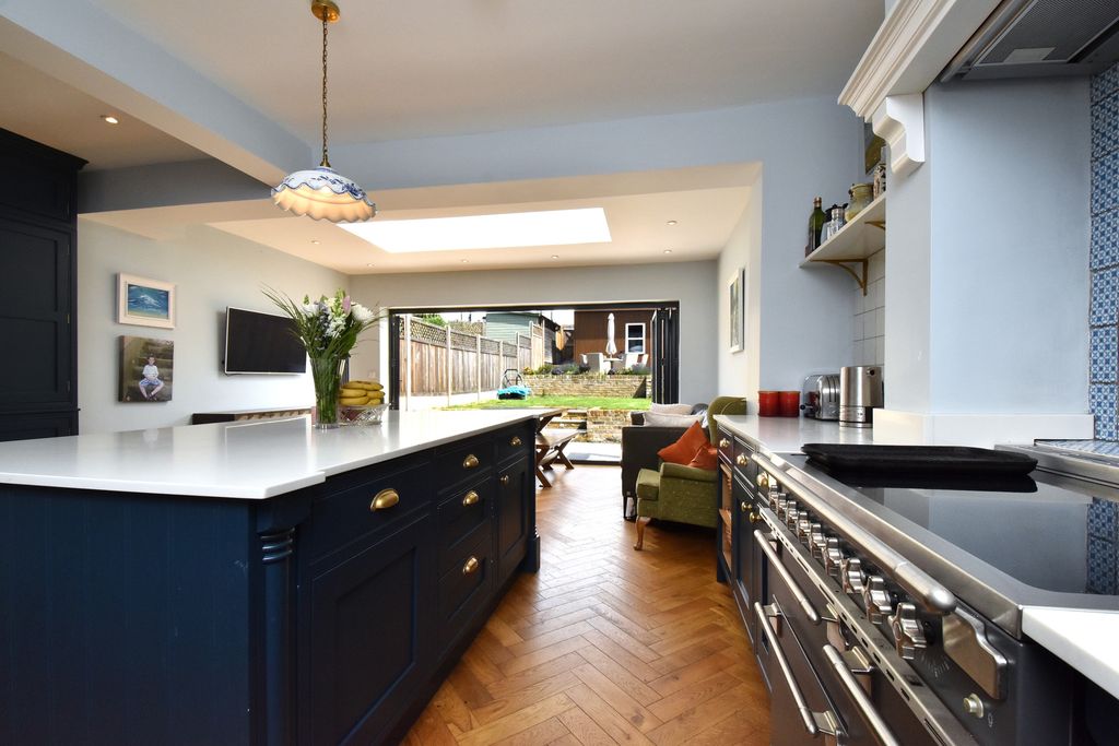 Property photo 2 of 17