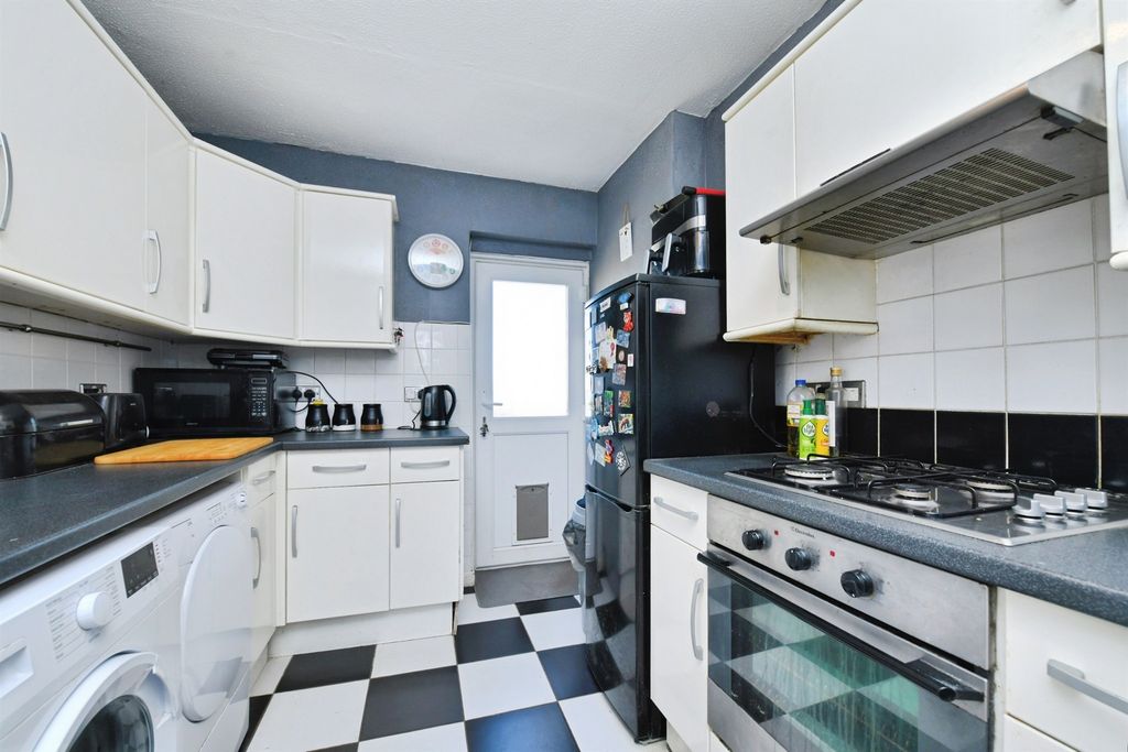 Property photo 3 of 16