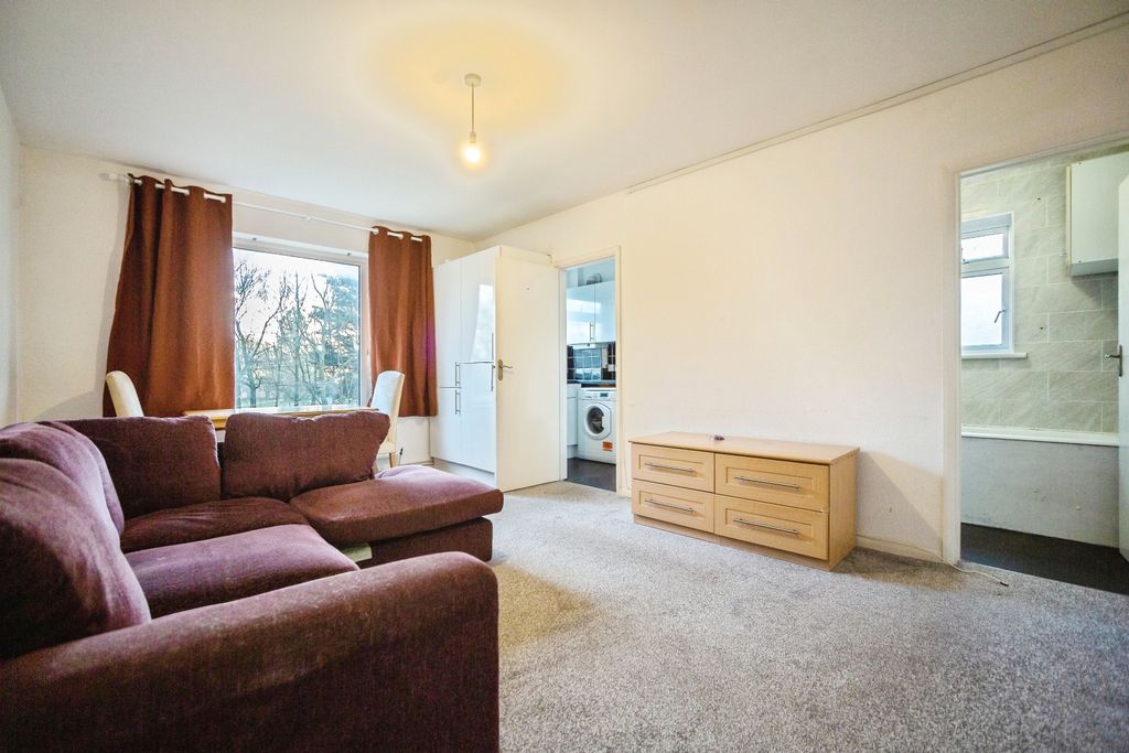 Property photo 1 of 14 Lounge/Dining Room