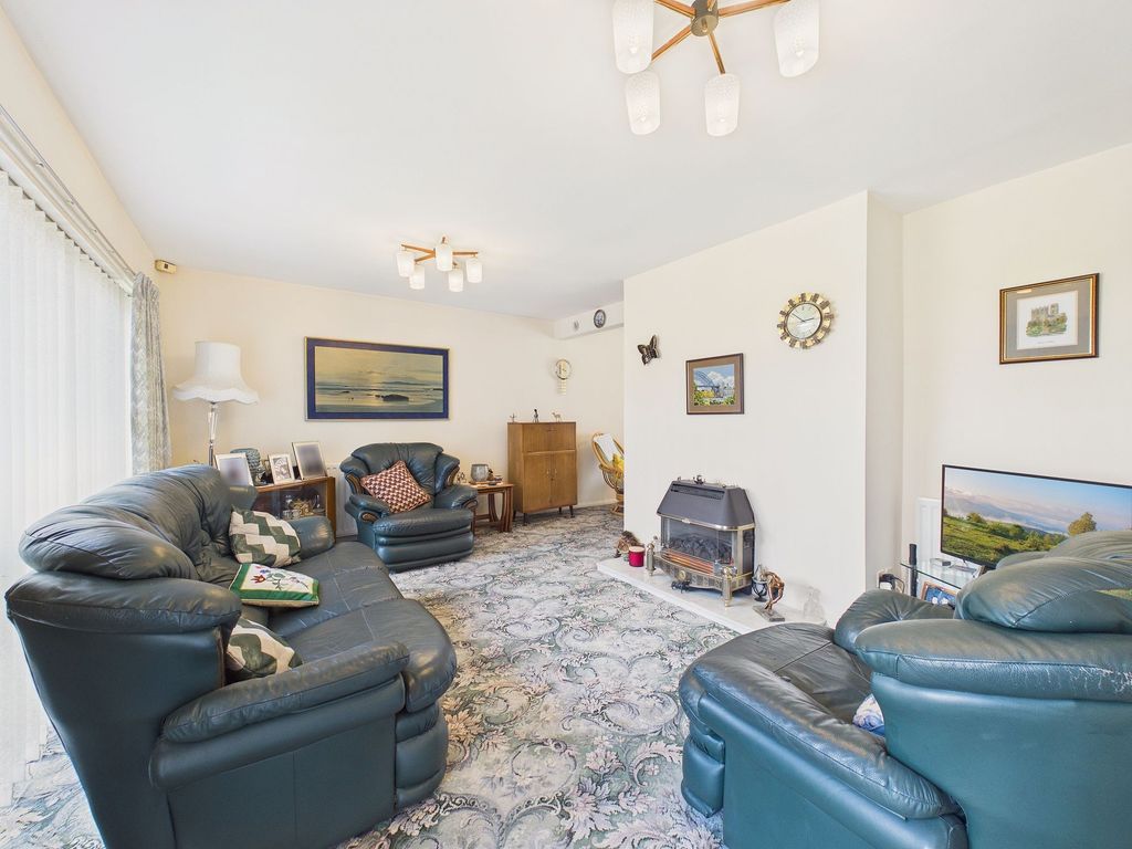 Property photo 2 of 15 Lounge