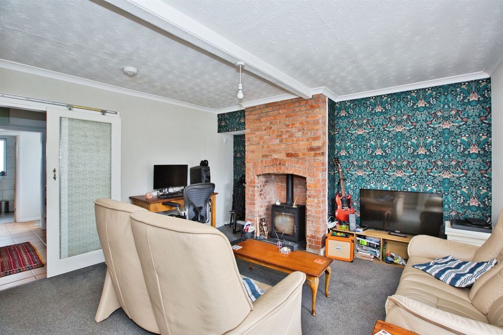 Property photo 3 of 17