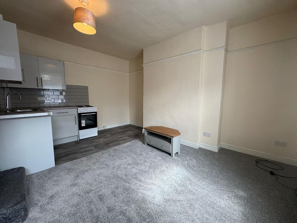 Property photo 2 of 8 Picture No. 07