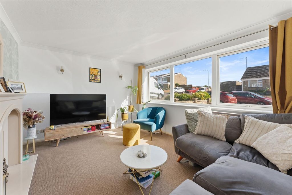 Property photo 1 of 17 Thewillows_02.Jpg