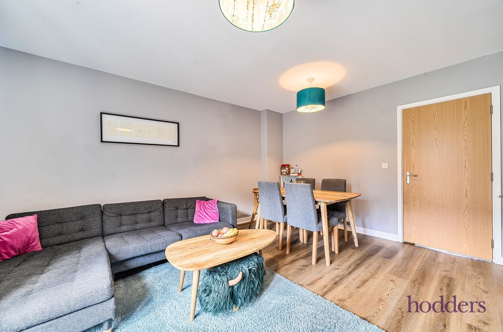 Property photo 2 of 20 9Dd690cd-0576-42E...