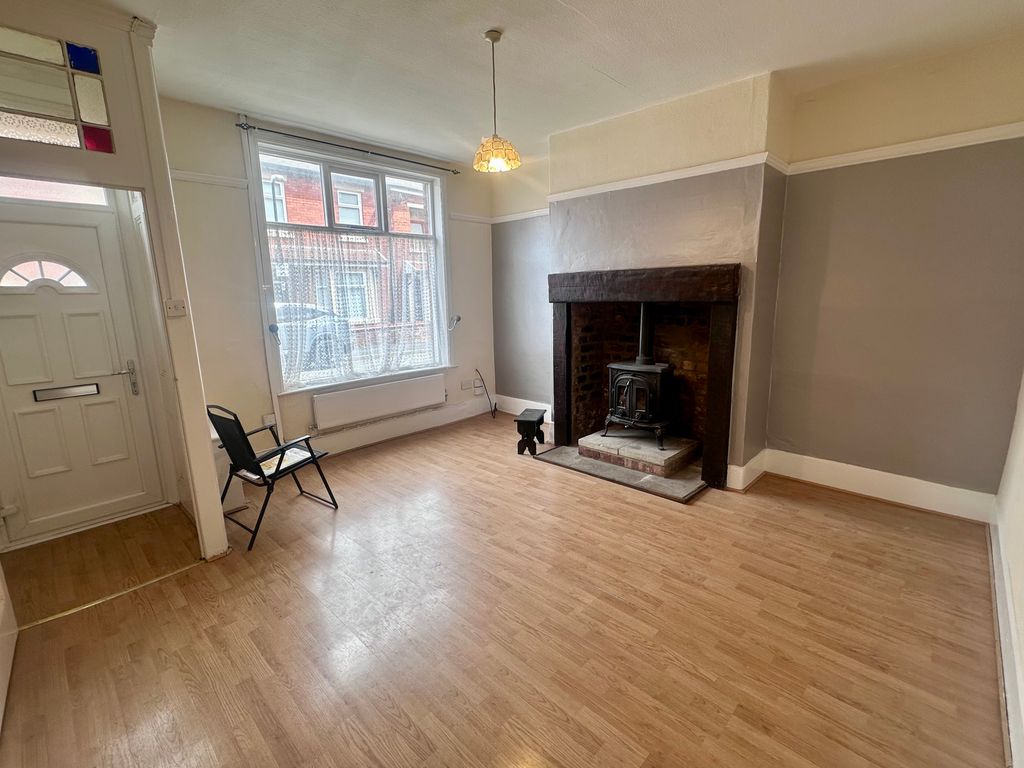 Property photo 2 of 6 Lounge