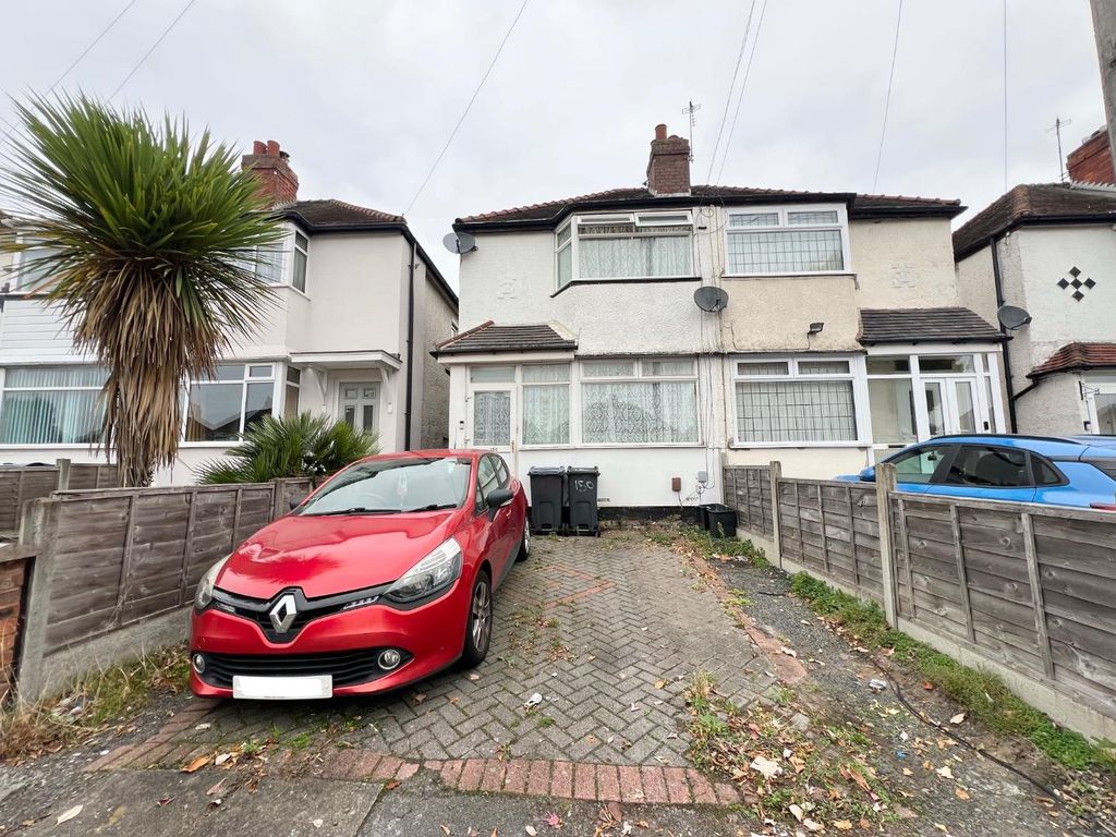 Property photo 1 of 6 Approach