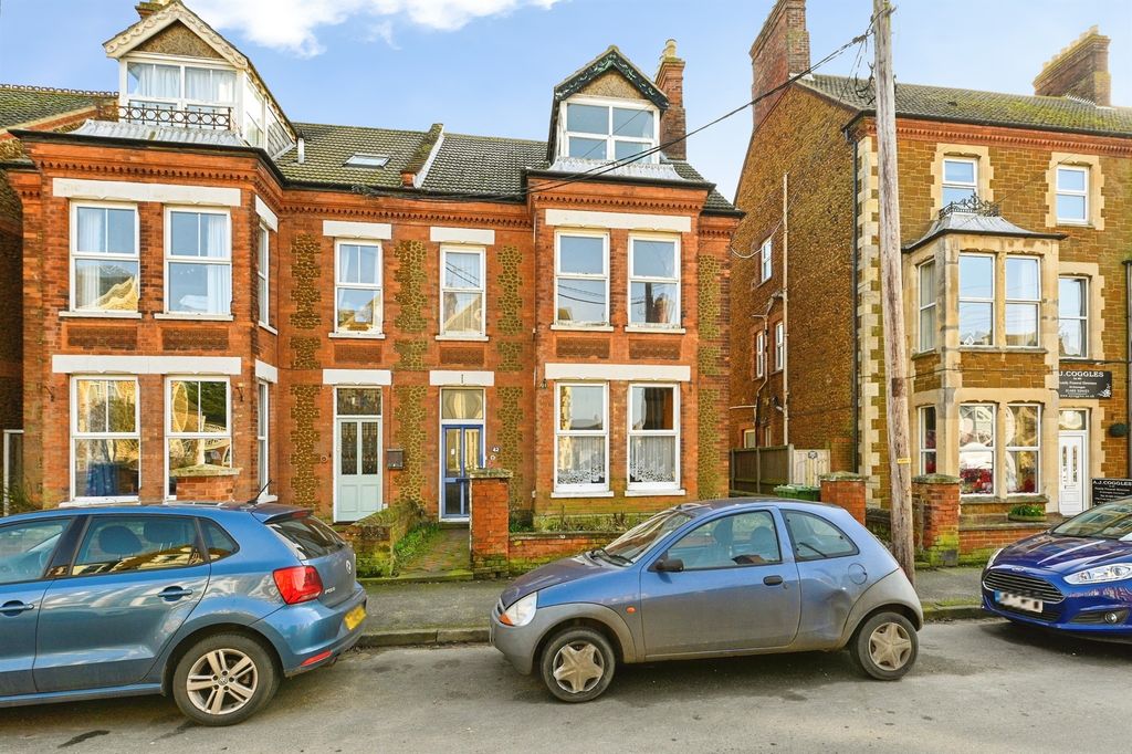 Property photo 1 of 21