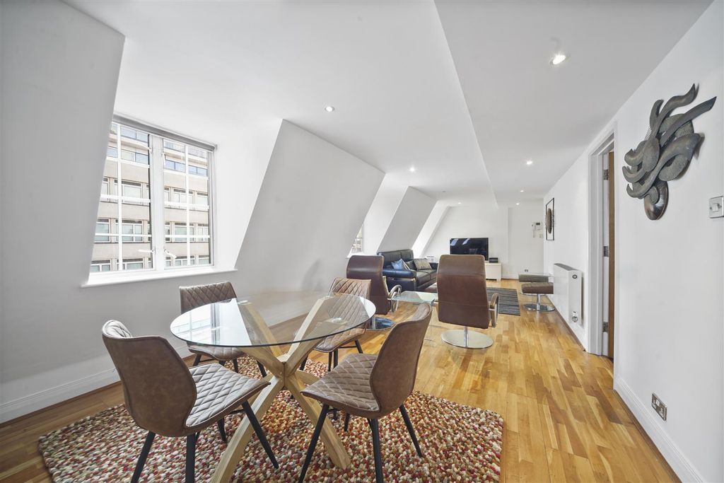 Property photo 3 of 13 Dining Table.Jpg
