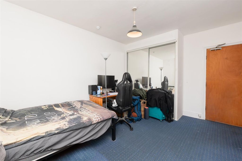 Property photo 2 of 34 41-Carnarvon-Road-Bs6-7Du-13.Jpg