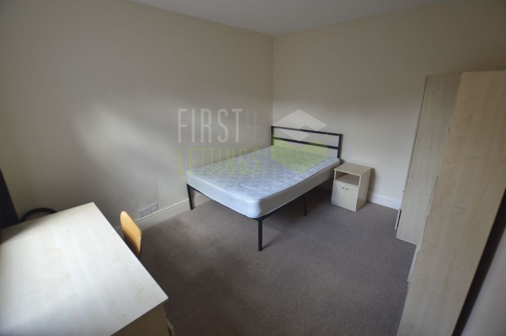 Property photo 1 of 10 Bedroom