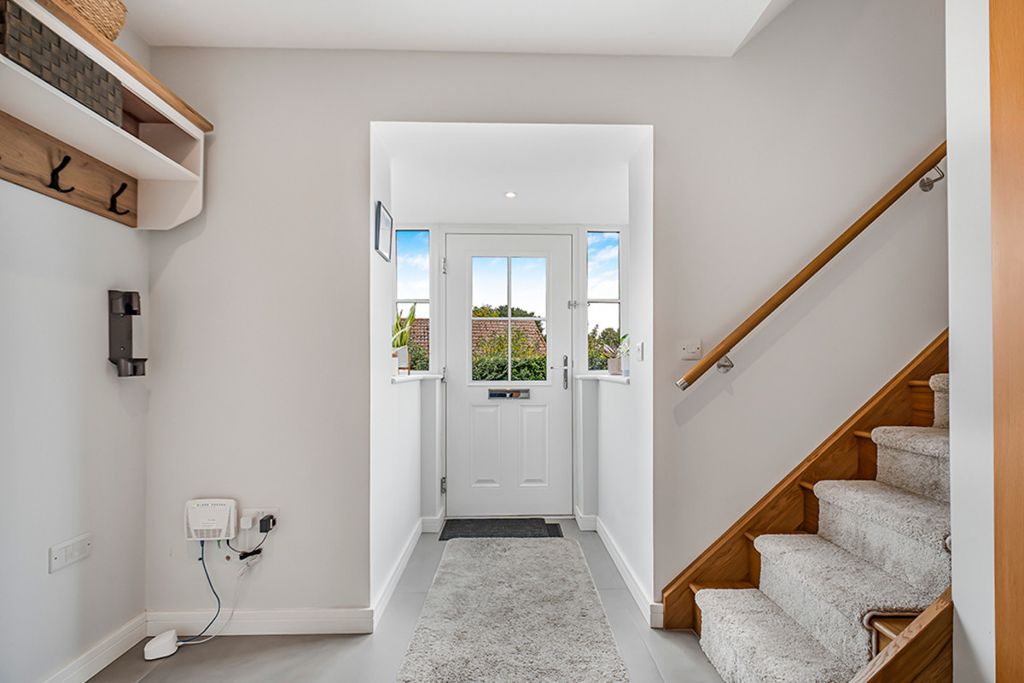 Property photo 1 of 32