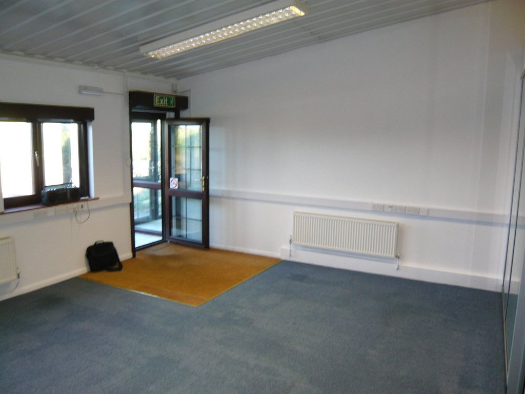 Property photo 3 of 6 Picture No. 06