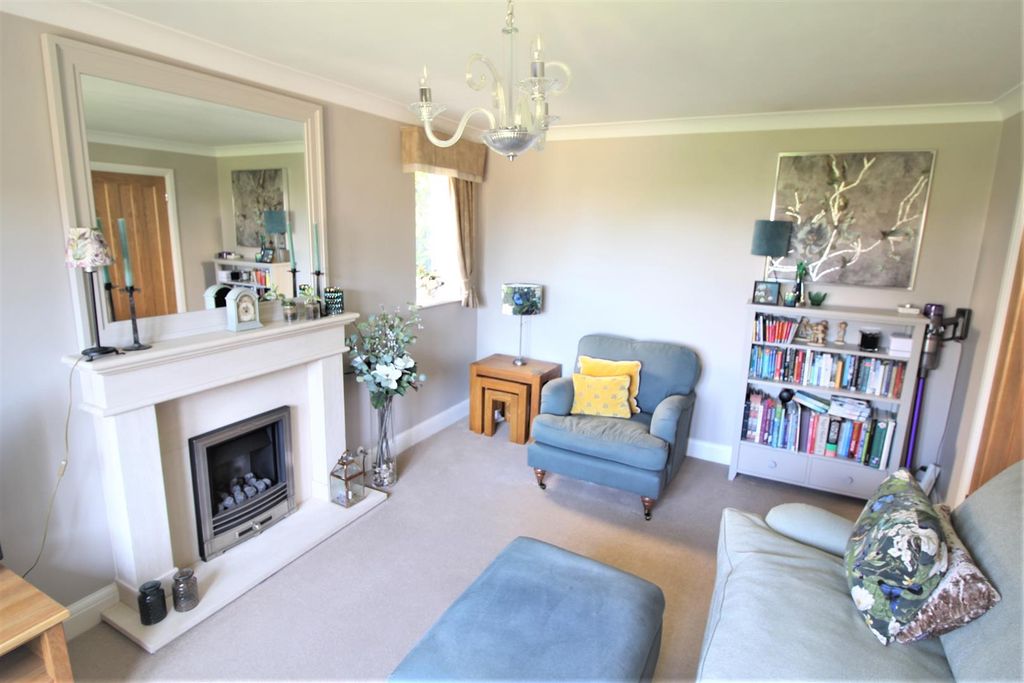 Property photo 2 of 25 Sitting Room