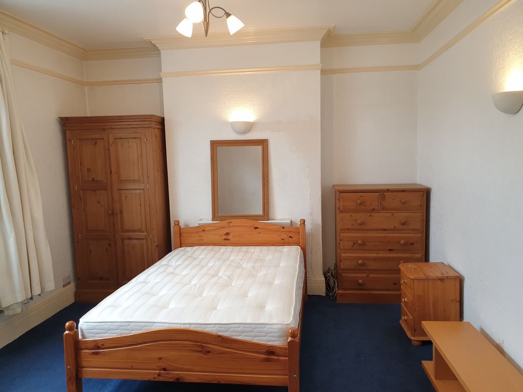 Property photo 1 of 10 Bedroom