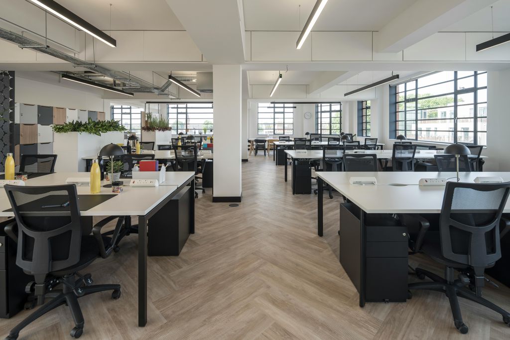 Property photo 2 of 15 Fully Fitted &amp; Furnished