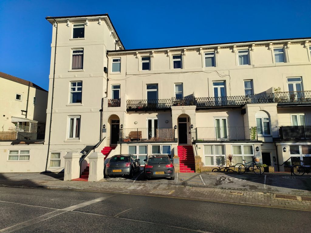 Property photo 2 of 8