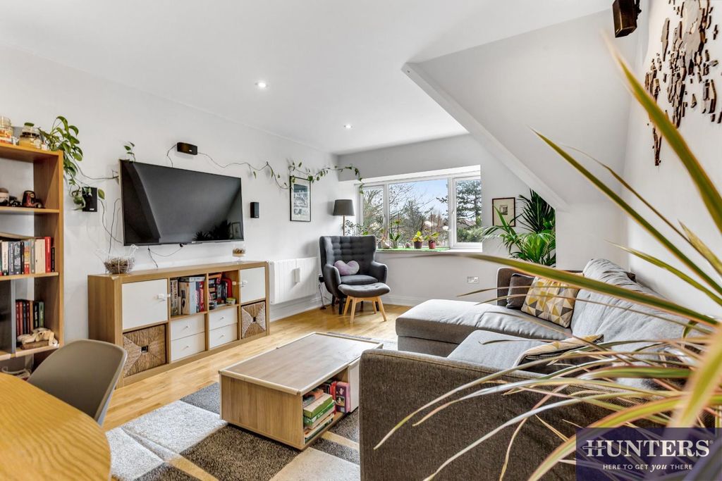 Property photo 3 of 14 Reception