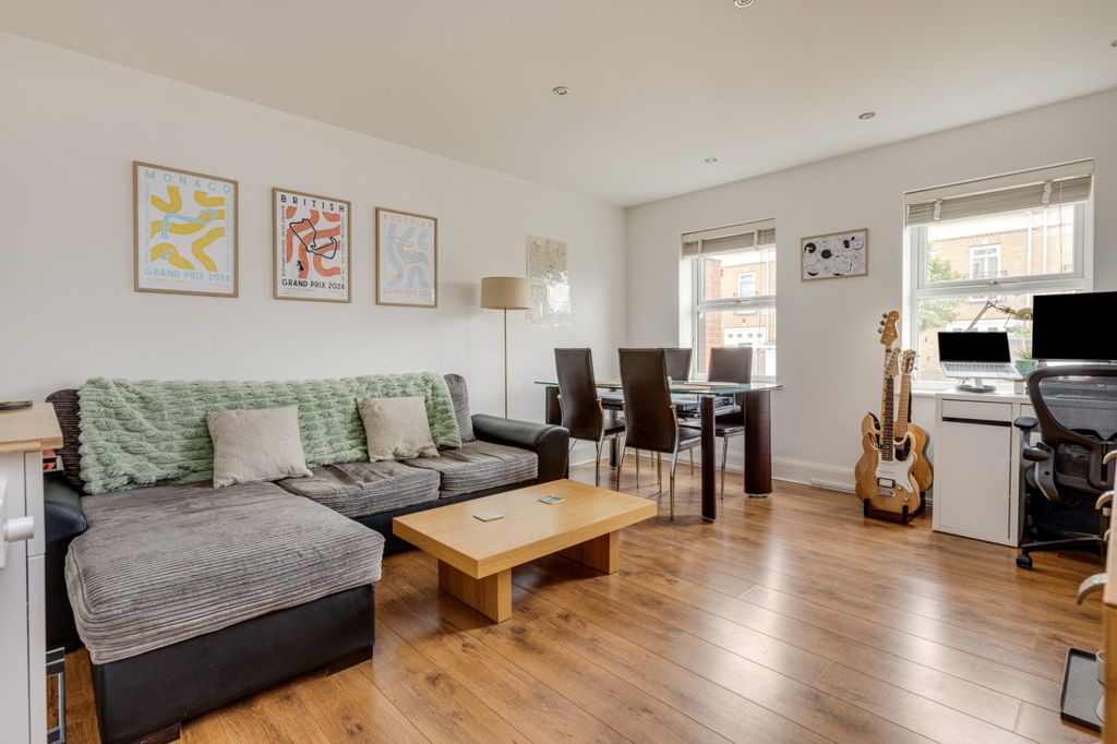 Property photo 2 of 6