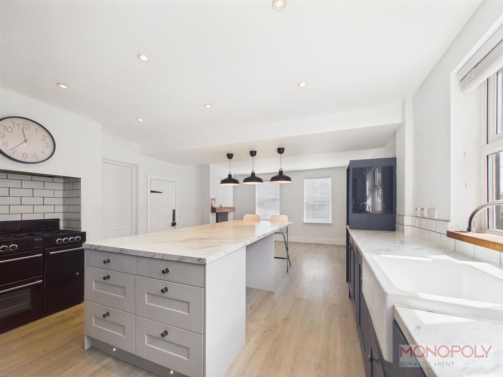 Property photo 2 of 36 Cam03815G0-Pr0447-Still008.Jpg