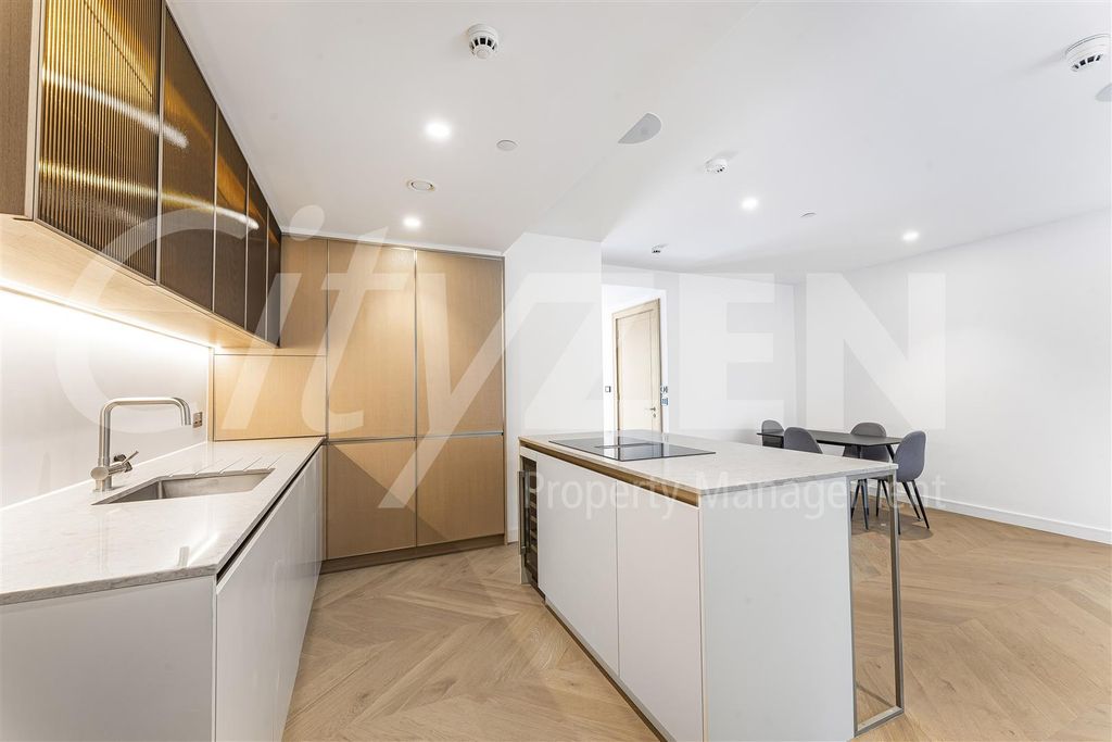 Property photo 3 of 21 Kitchen