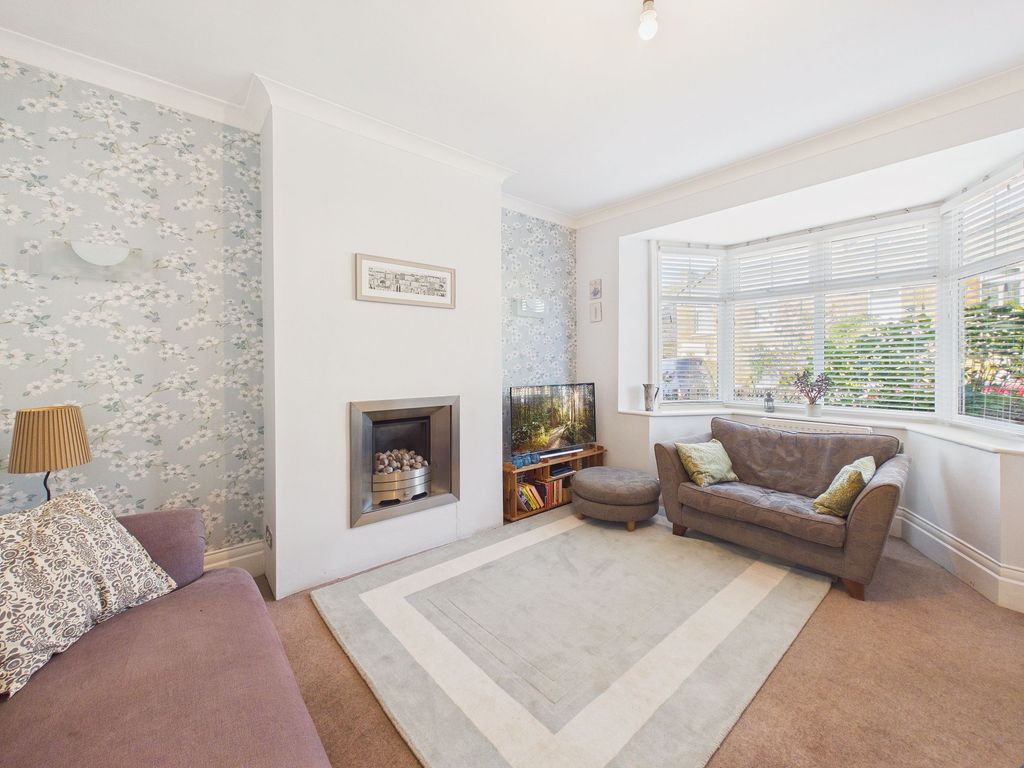 Property photo 2 of 23 Lounge