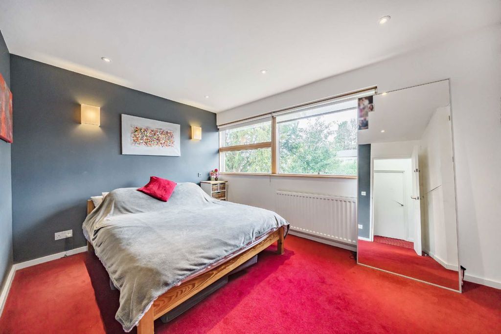 Property photo 3 of 7