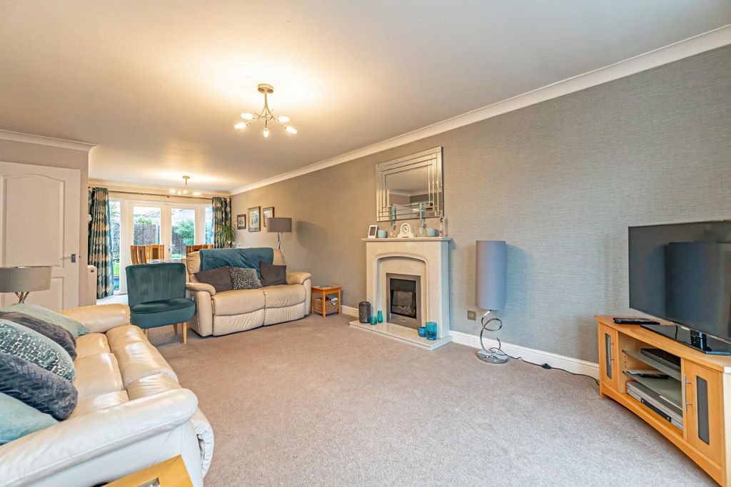 Property photo 2 of 23