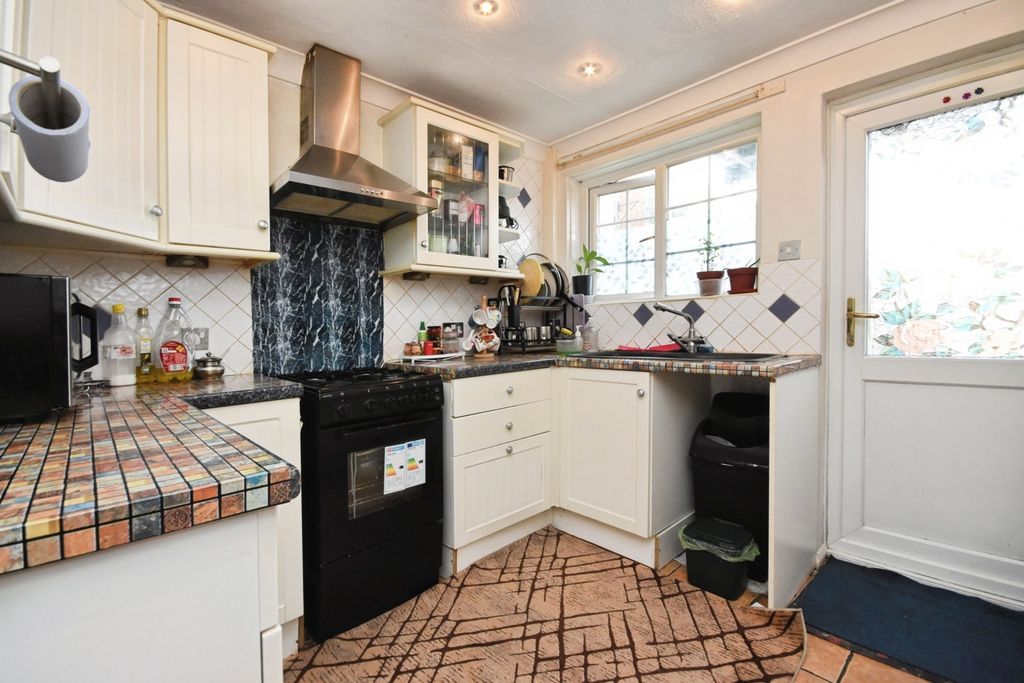 Property photo 2 of 15 Pbox-Img.Jpg