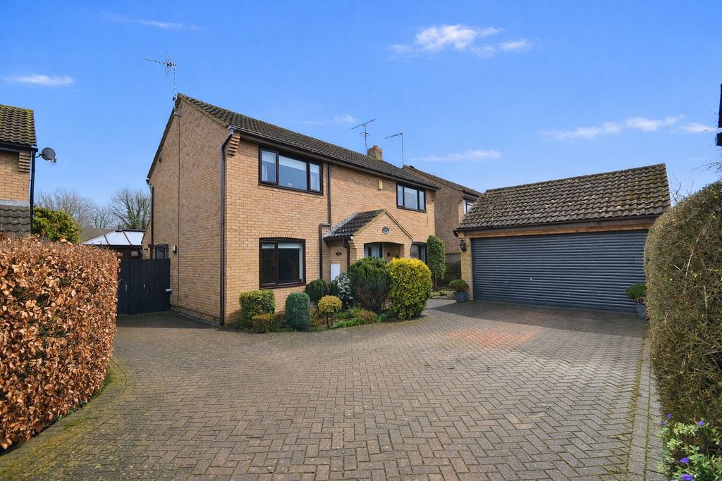 Property photo 1 of 28