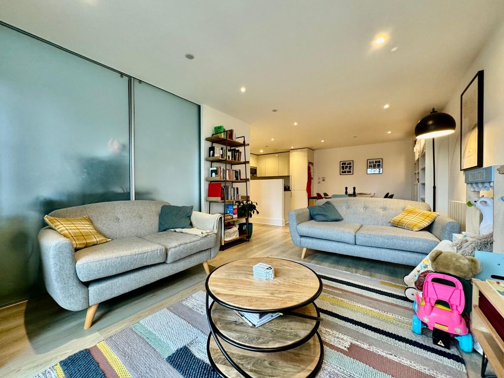 Property photo 2 of 15 Gallery