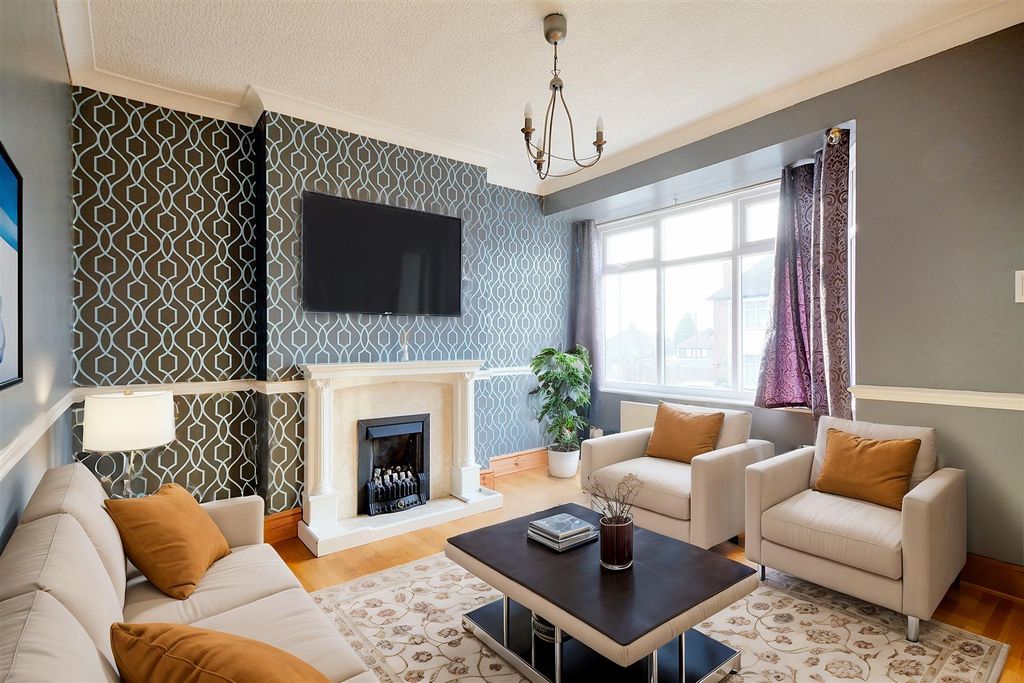 Property photo 3 of 18 Lounge - Virtual Furnishing