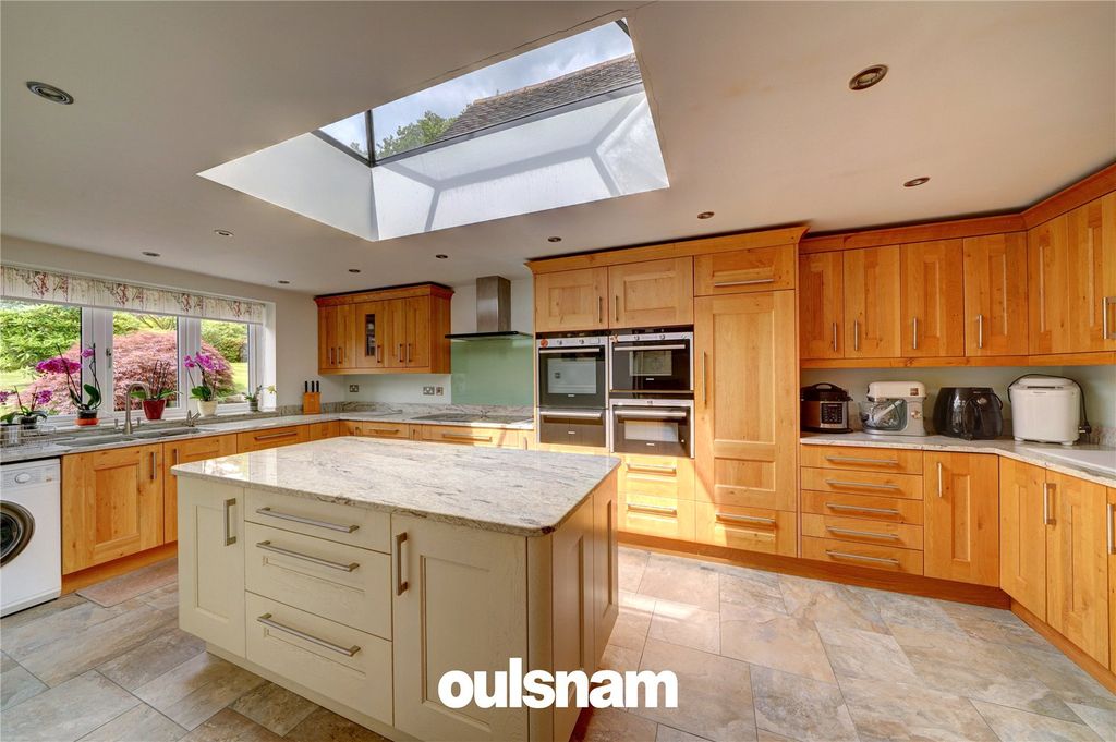 Property photo 2 of 34 Picture No. 35