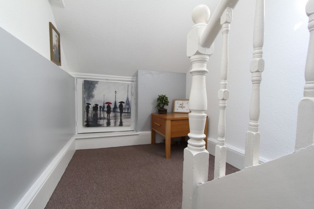 Property photo 3 of 11 Photo 8