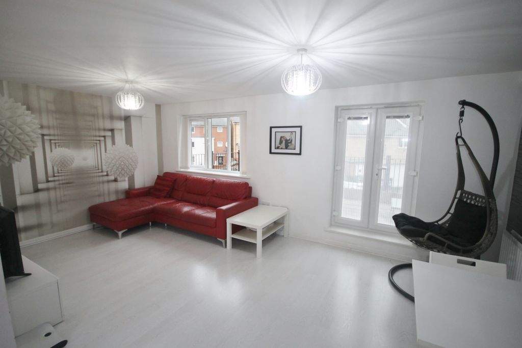 Property photo 3 of 12