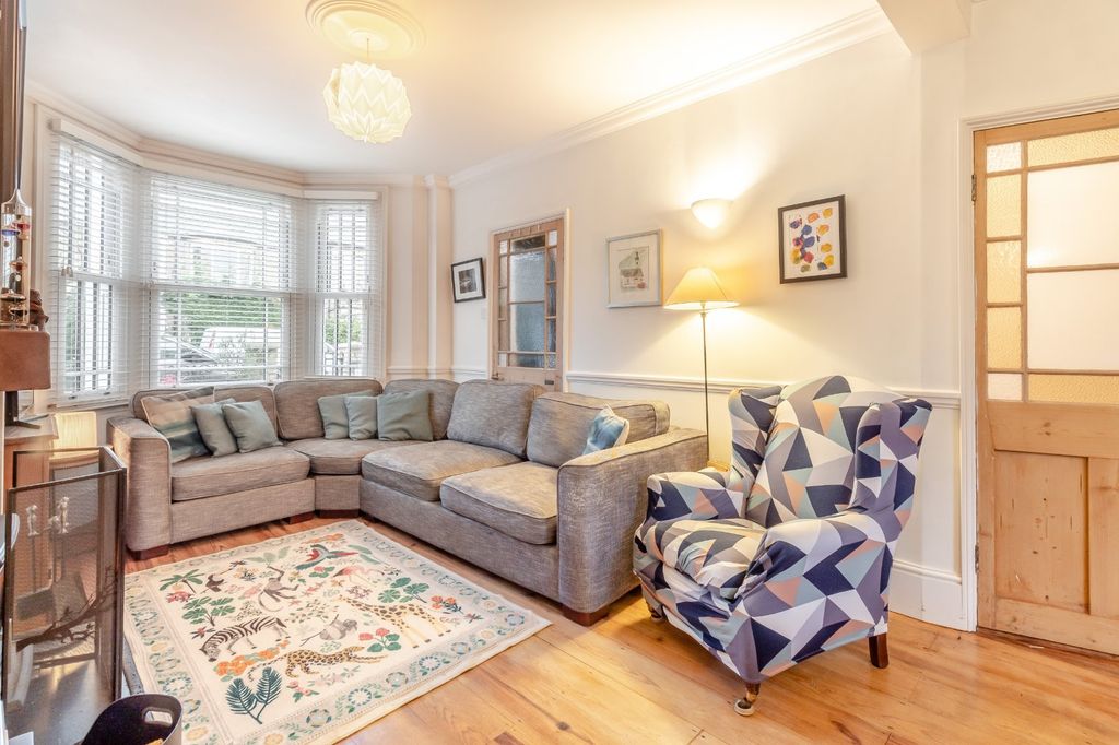 Property photo 2 of 20 Picture No. 23