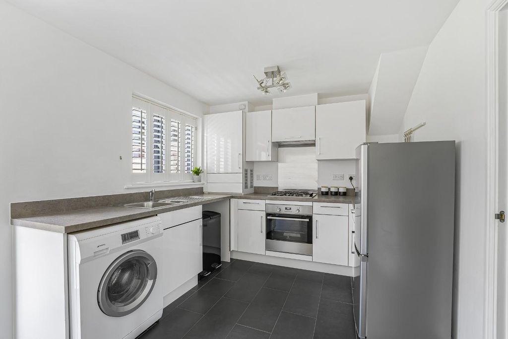 Property photo 3 of 14 Kitchen/Diner