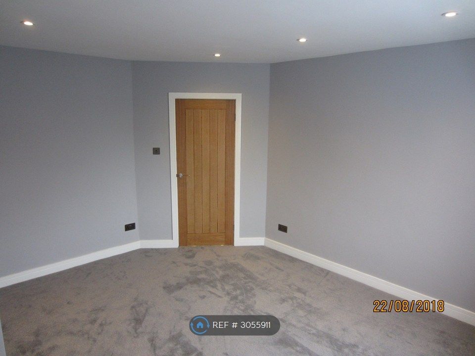 Property photo 1 of 8 Lounge