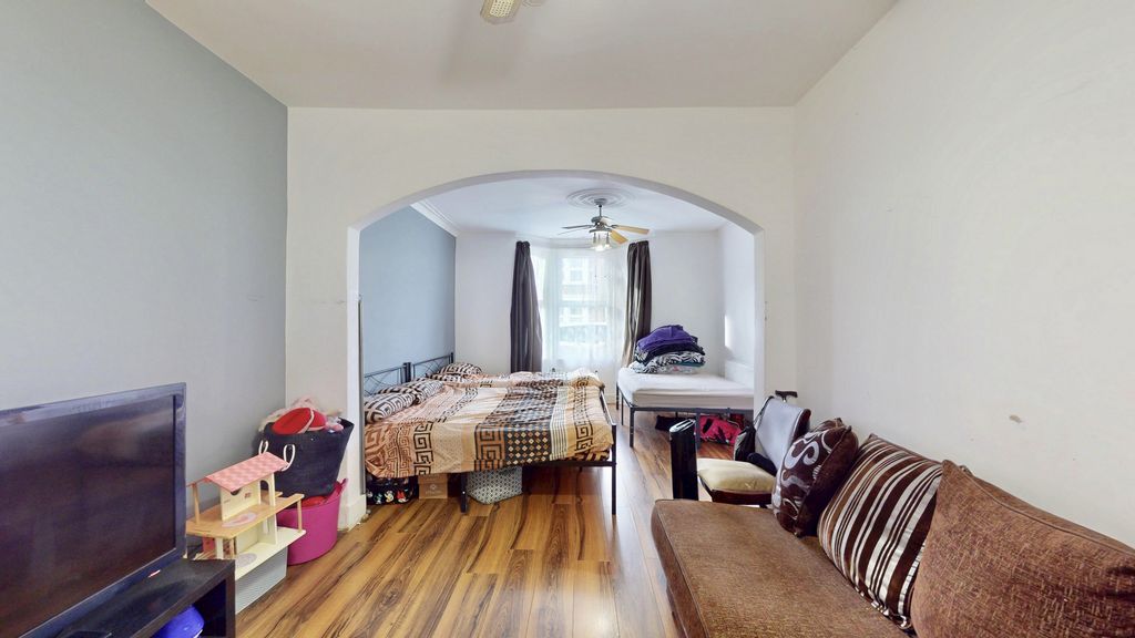 Property photo 3 of 22 Photo 1