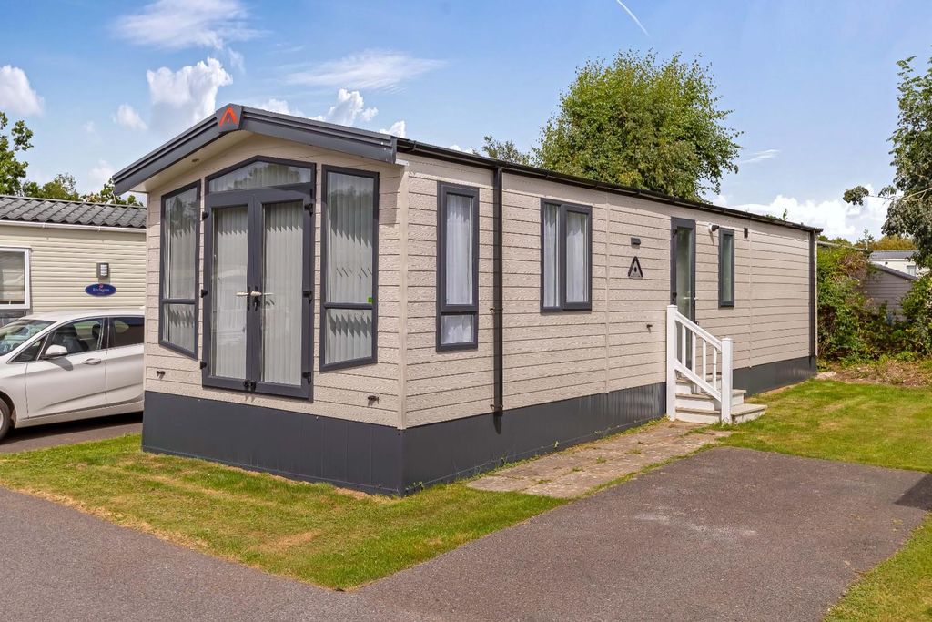 Property photo 1 of 19 Downsview_15.Jpg