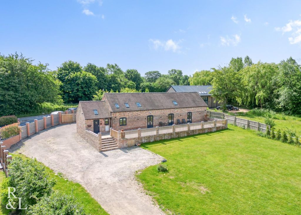Property photo 2 of 40 Ashby (1).Jpg