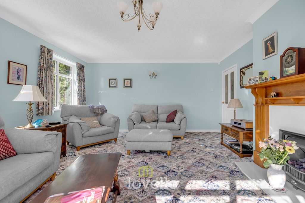 Property photo 3 of 37